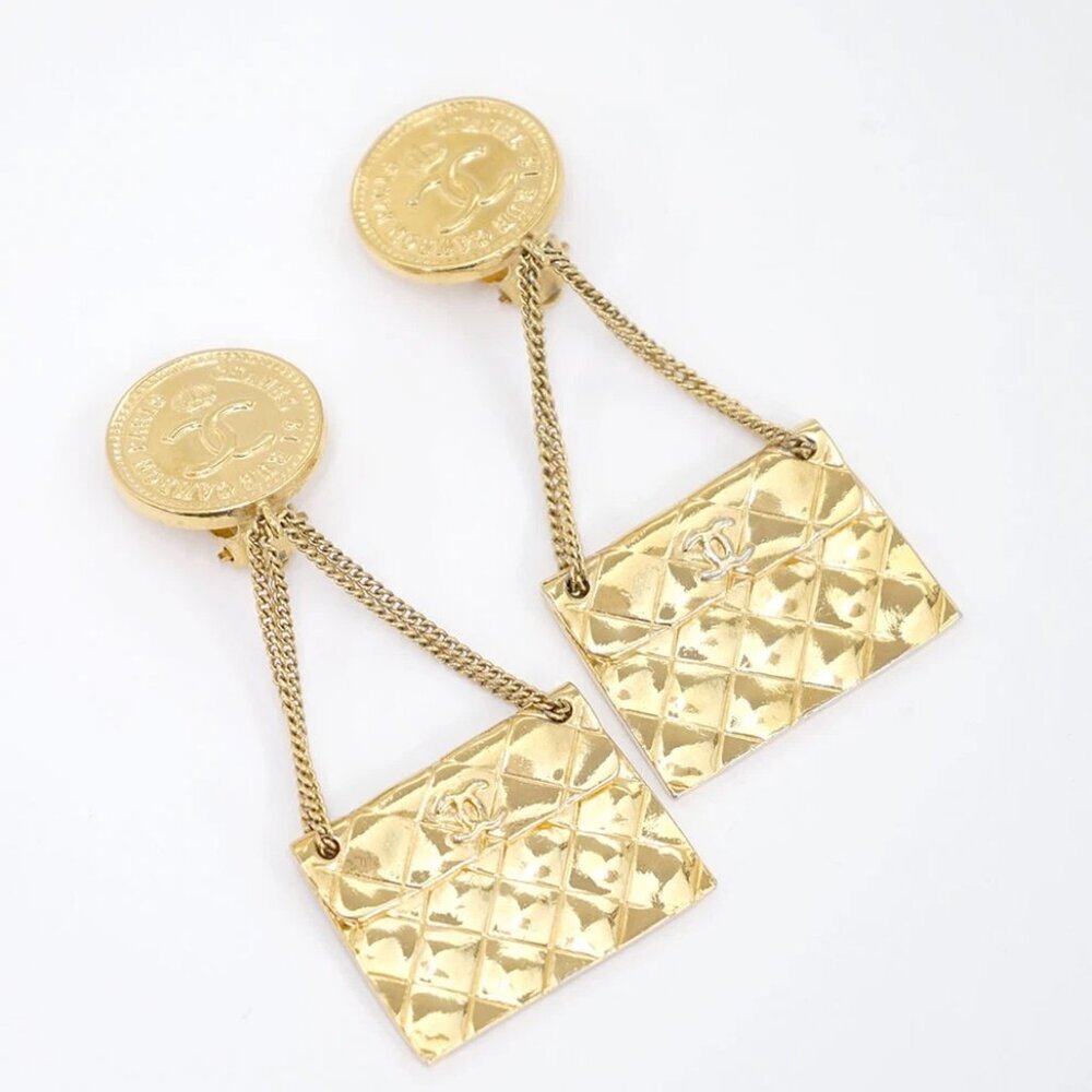 CHANEL CC Logos Quilted Bag Round Coin Clip-On Earrings Gold Tone Auth #40086 - Picture 3 of 7